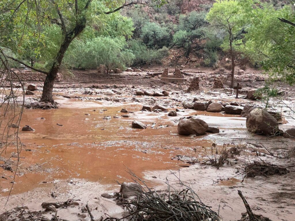 Viitură devastatoare în Grand Canyon: peste 60 de oameni evacuați | Mai mult de 20 de persoane sunt date dispărute