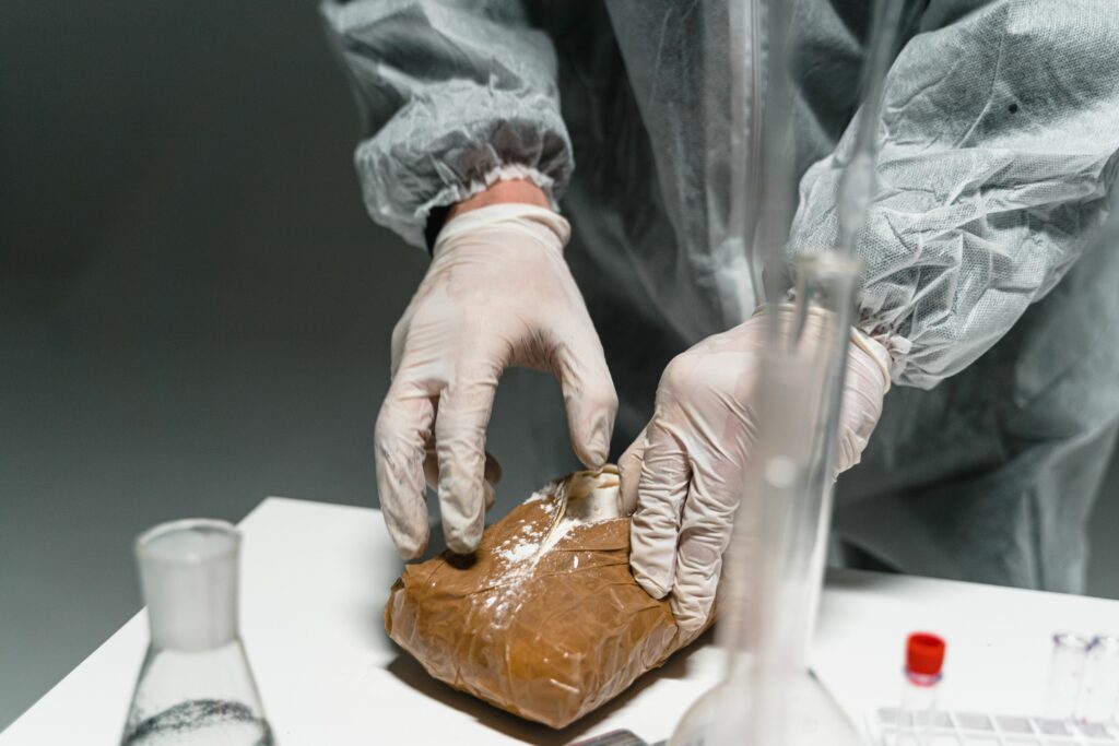 Laborator clandestin de fentanil, destructurat la Sofia. Producea până la 10 kg de drog zilnic