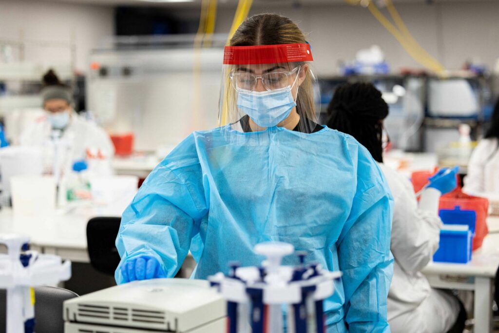 AstraZeneca abandonează un studiu de fază III pentru cancer pulmonar. Ce s-a întâmplat cu medicamentul testat