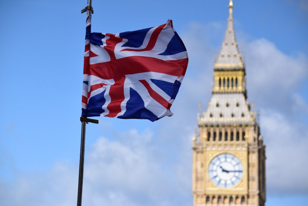 O femeie a fost confundată cu sora sa geamănă de sistemul eVisa din Marea Britanie. I s-a refuzat îmbarcarea în zborul de întoarcere în țară