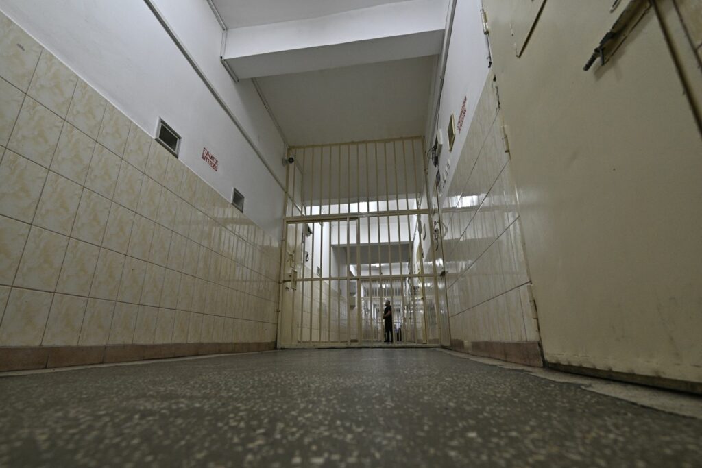 Un român condamnat pentru jaf nu poate fi extrădat deocamdată din Germania. Motivul: condițiile din penitenciare