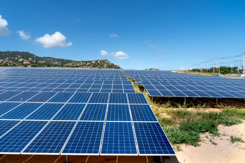Asociația Prosumatorilor cere TVA zero pentru sistemele fotovoltaice și baterii: România nu poate aștepta ploaia pentru a avea energie sigură