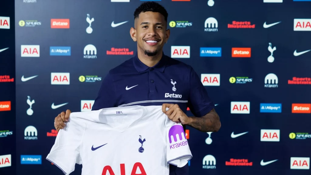 Sávio semnează cu Tottenham: Detalii despre transferul său