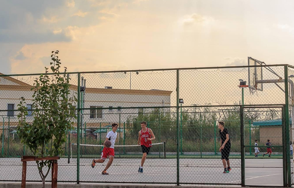 Sport la cinci minute de casă: stil de viață activ în Cosmopolis