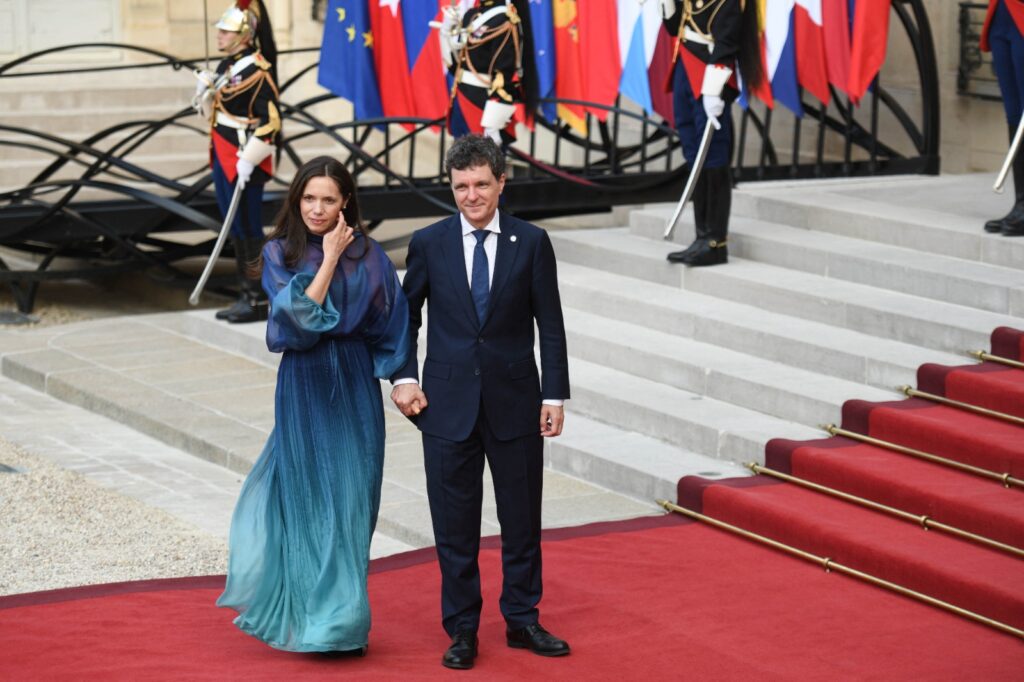 Nicușor Dan published the declarations of assets and interests of his life partner