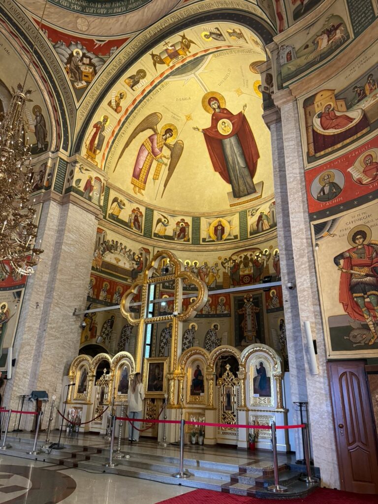 Mii de pelerini sunt așteptați la Mănăstirea Nicula de Adormirea Maicii Domnului. Programul slujbelor și al procesiunii