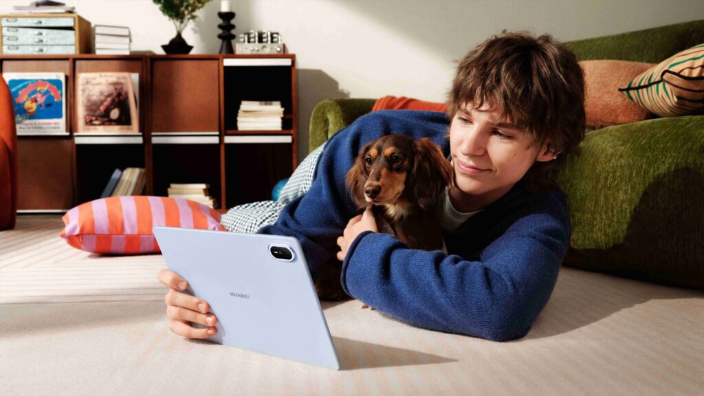 HUAWEI MatePad Air: Productivitate la nivel de PC, într-o tabletă subțire și ușoară, care îți oferă flexibilitate și confort (P)