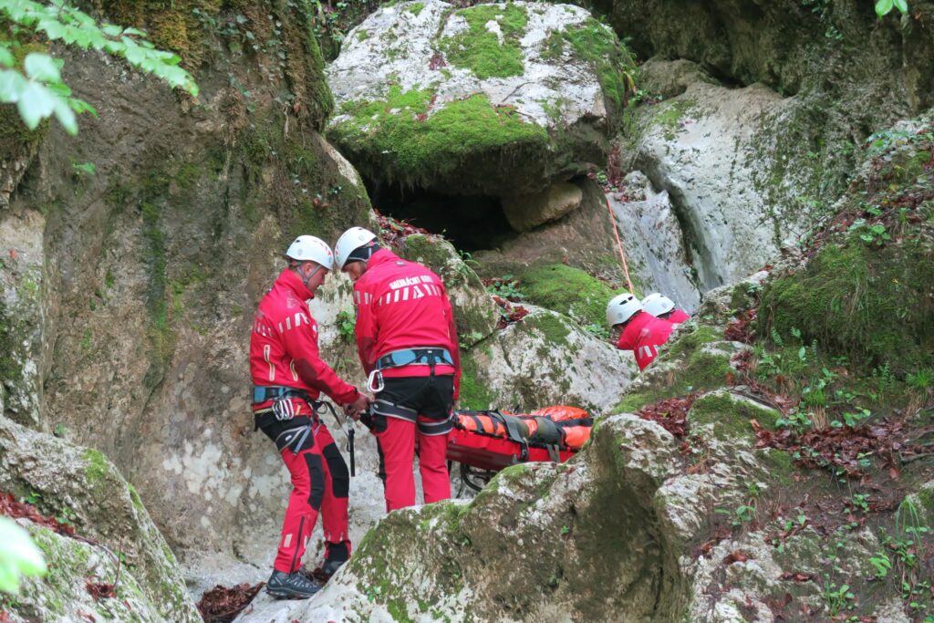 Aproape 60 de intervenții Salvamont în ultimele 24 de ore. Trei persoane, evacuate cu elicopterele SMURD