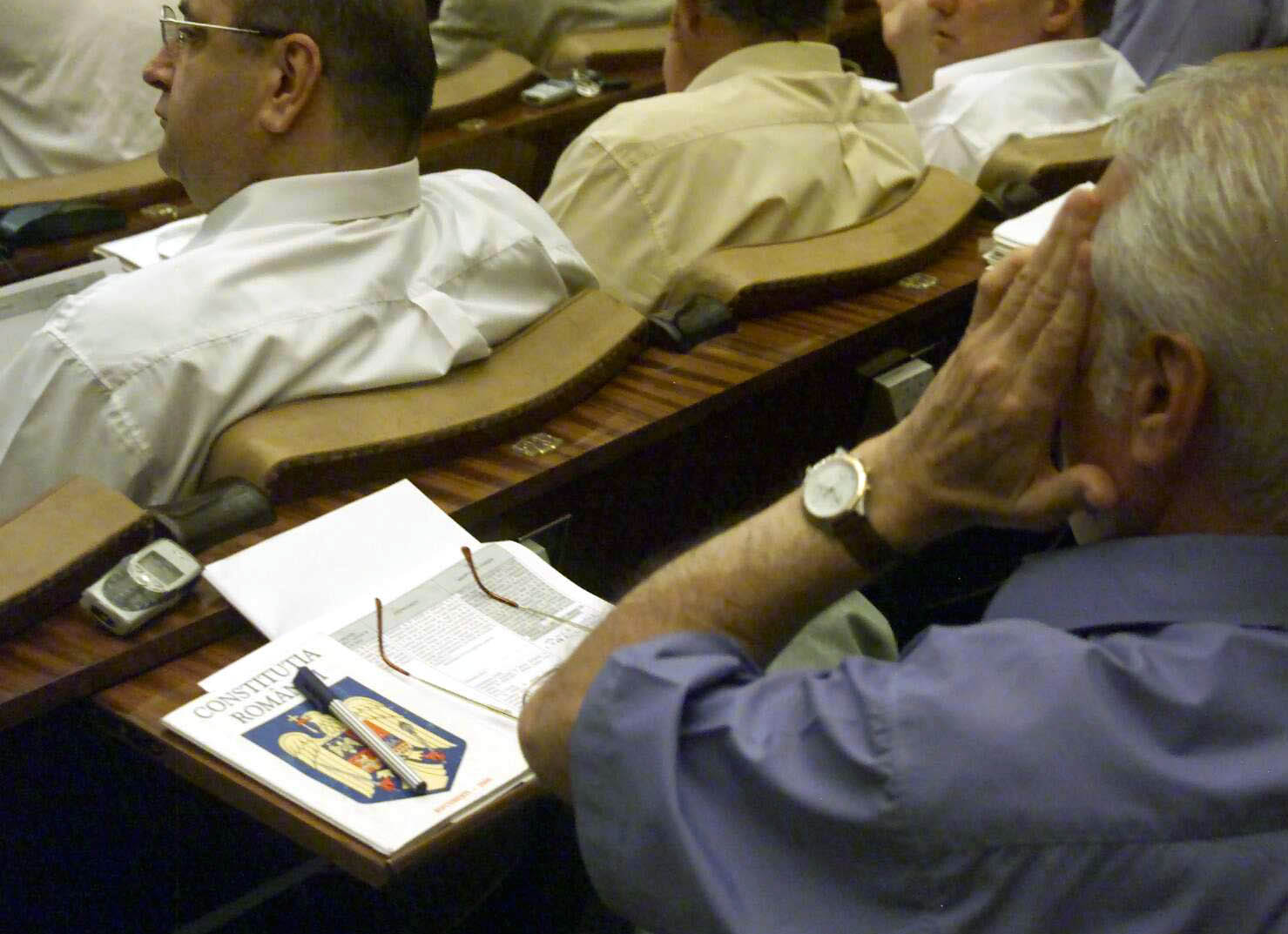 MEDIAFAX 35. 2003 – România își revizuiește Constituția. Negocierile privind aderarea la UE intră în etapa decisivă