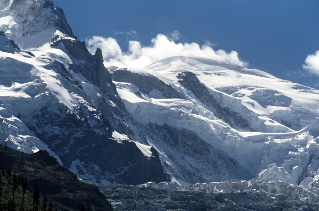 „Plângem pentru muntele nostru”: Dezastrul inundațiilor din Nepal s-ar putea repeta pe Mont Blanc, din cauza schimbărilor climatice
