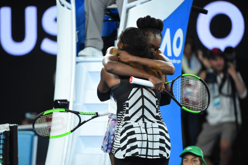 Serena și Venus Williams pierd în tie-break la revenirea lor la US Open