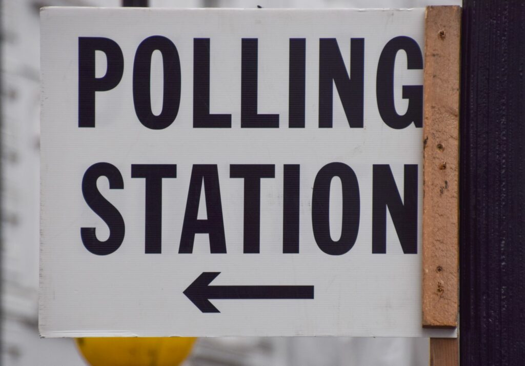 „Brexit” la scară mică: un sat din Anglia a votat să „iasă” din Regatul Unit din cauza unui centru pentru solicitanți de azil