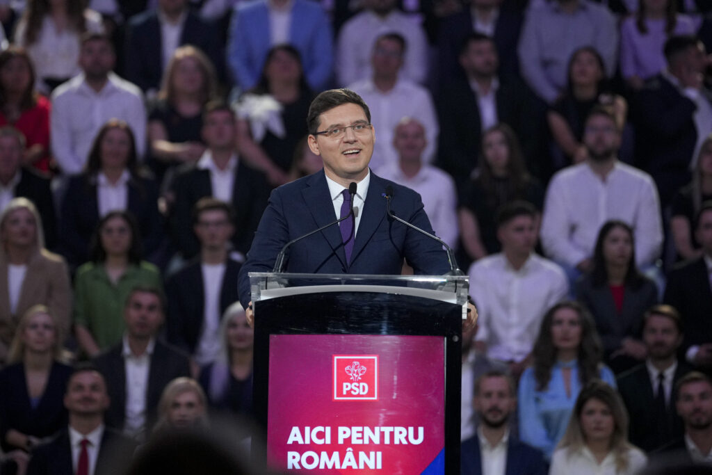 Victor Negrescu, atac dur la adresa Guvernului pentru eșecul pe Legea Salarizării: PNL este ca Albă ca Zăpada. Bolojan a fost responsabil de coordonarea PNRR
