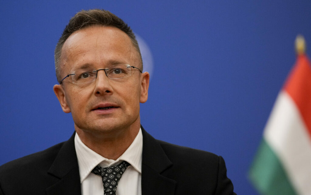 Fostul ministru de Externe al Ungariei, anchetat pentru călătorii scumpe cu avioane private. Guvernul reclamă cheltuieli suplimentare de milioane de euro