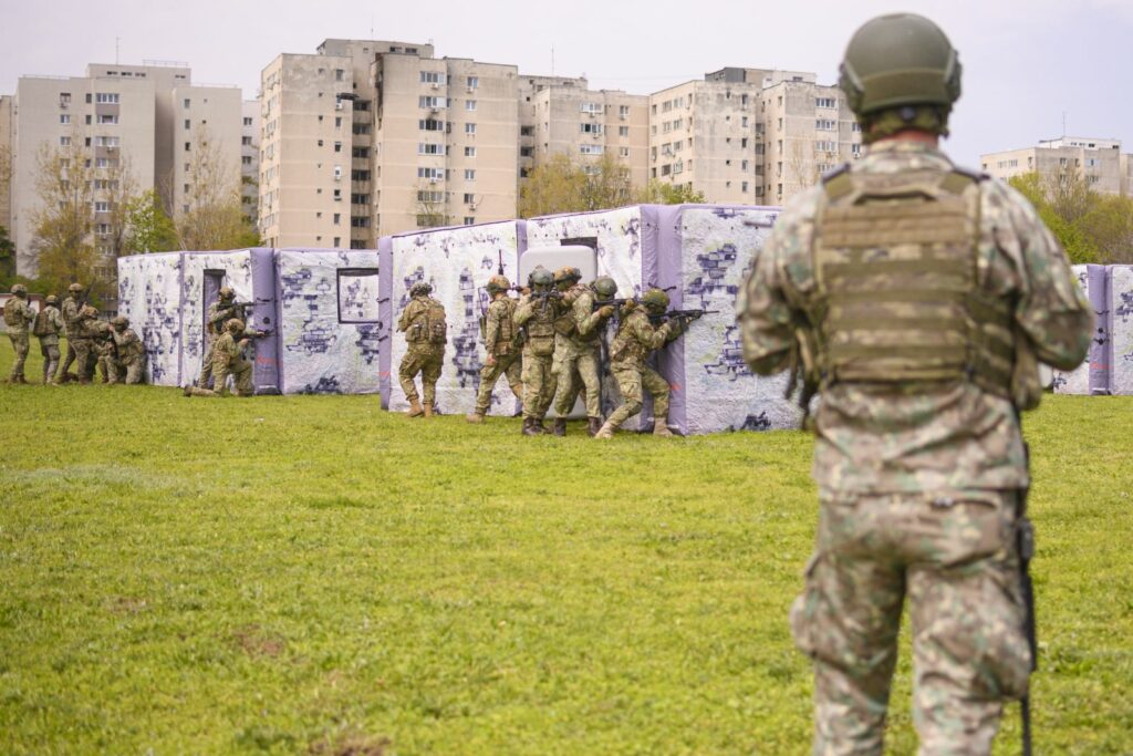 Rezerviști chemați la unitățile militare în trei județe din România. MApN anunță un exercițiu de mobilizare