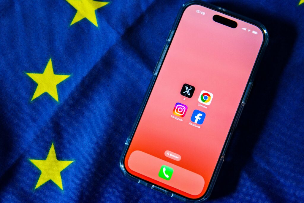 Portofelul digital al UE ajunge pe telefoanele europenilor. Actele, diplomele și chiar permisul auto ar putea încăpea într-o singură aplicație