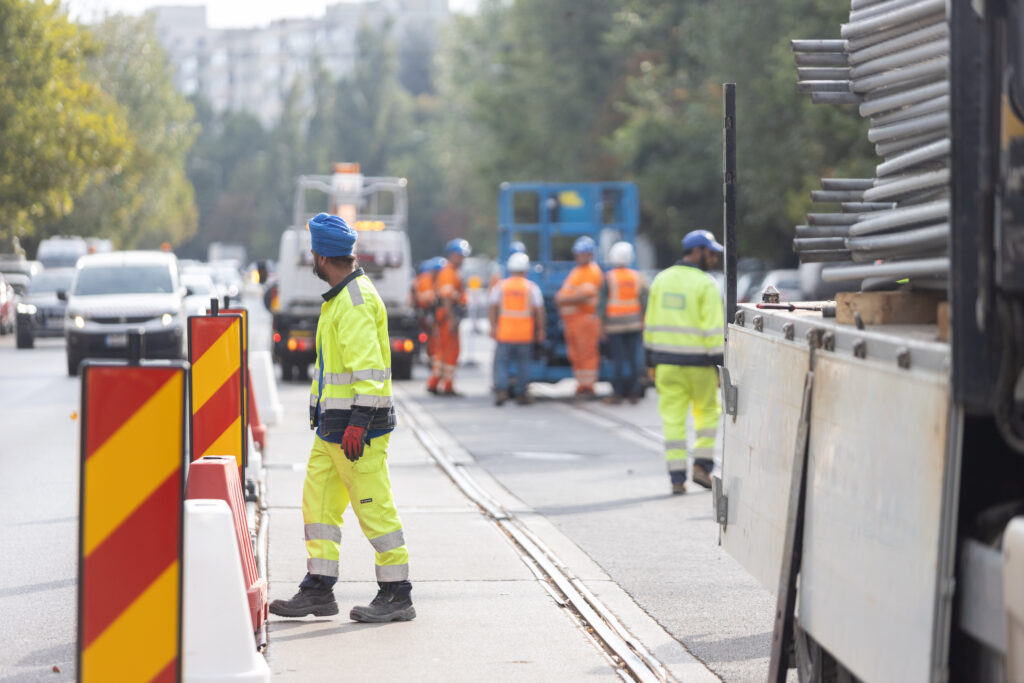 PMB anunță măsuri speciale pentru fluidizarea circulației la început de an școlar: Dirijare manuală și amânarea deschiderii de noi șantiere