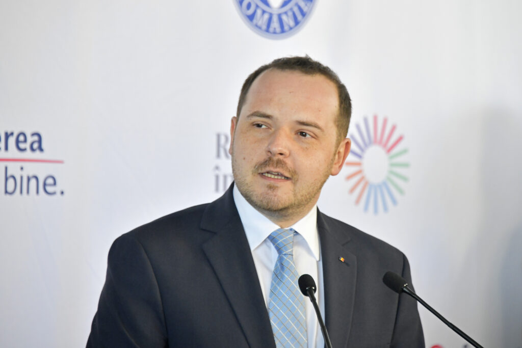 Rogobete îi critică pe Bolojan și șeful CNAS: „Medicina nu se face cu aproximații. Sănătatea nu se reformează cu barda”