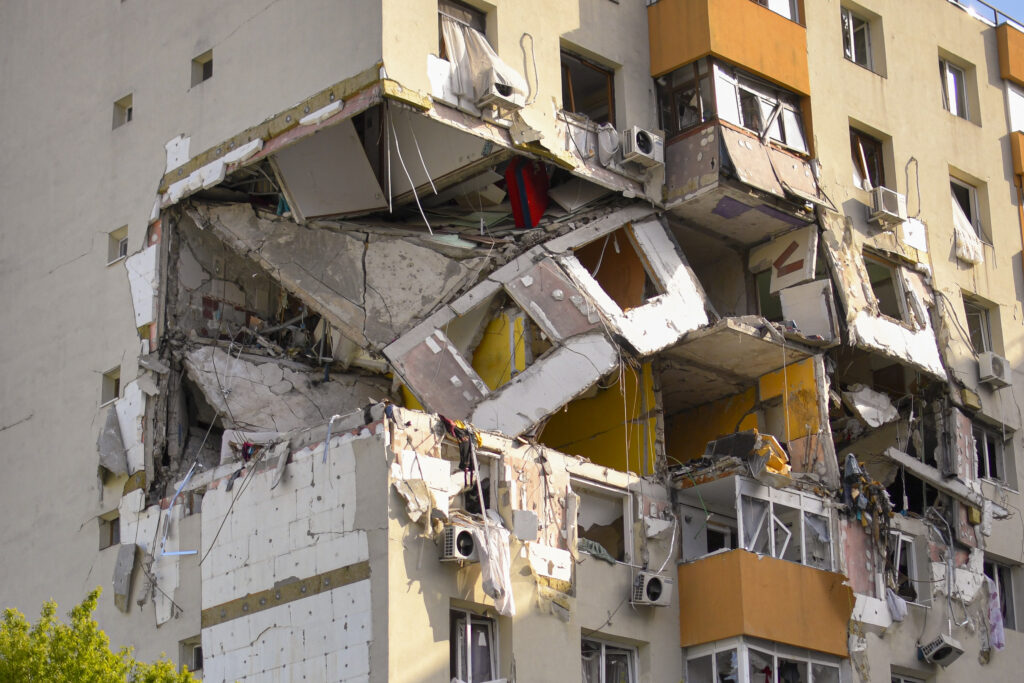 Au început lucrările de punere în siguranță a blocului afectat de explozia din Rahova