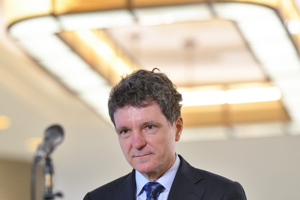Nicușor Dan, despre relația României cu românii din diaspora: E importantă prezența personalului diplomatic în comunitățile românești