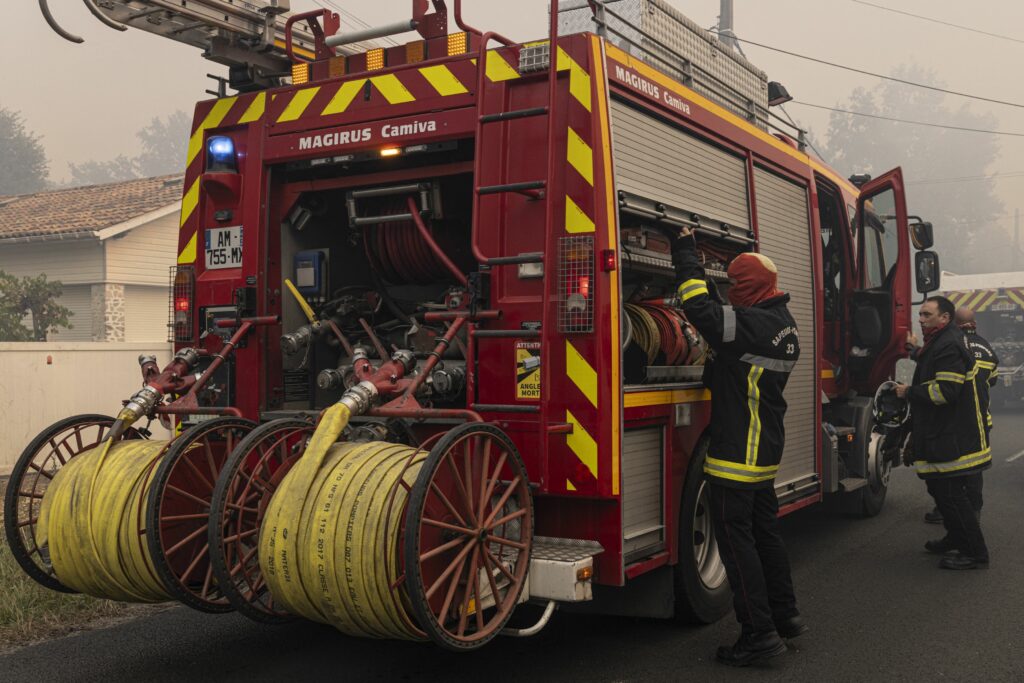 Patru persoane au murit într-un incendiu devastator la o casă din Liverpool O altă persoană a fost transportată la spital