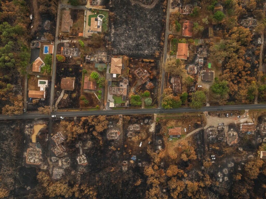Cel mai mare incendiu din Franța din ultimii 77 de ani, declarat stins. 42.000 de hectare au fost afectate