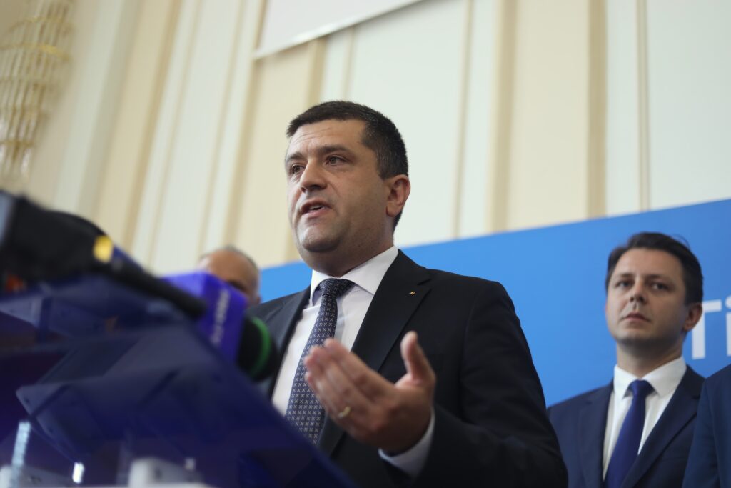 România, pacientul care refuză medicamentele? Miruță: „Diferența este doar cât de mincinoși vor să fie unii politicieni”