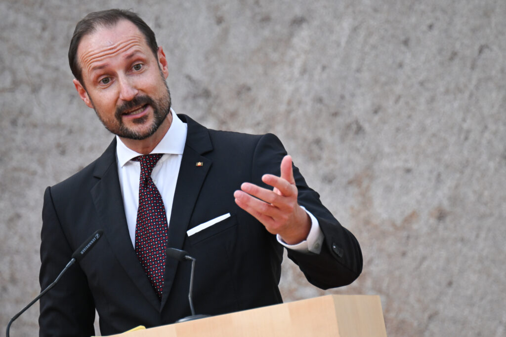 Noul rege al Norvegiei depune jurământul în Parlament după moartea regelui Harald
