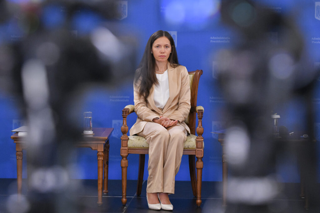 Mirabela Grădinaru participă astăzi, la Chișinău, alături de Maia Sandu, la o conferință despre siguranța copiilor pe internet