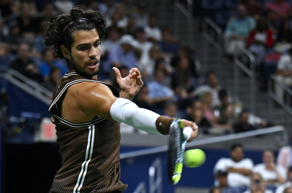 Carlos Alcaraz s-a calificat în optimi la US Open, după o victorie clară în fața chinezului Yibing Wu