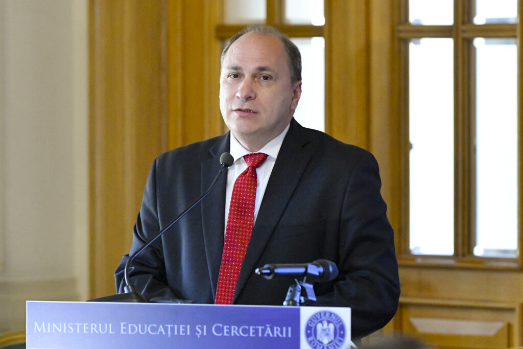 Ministrul Educației anunță că școlile din România vor primi recomandări pentru situațiile în care sunt semnalate drone