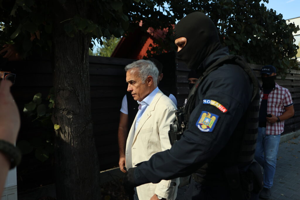 DIICOT a pus sechestru pe mai multe conturi bancare ale lui Călin Georgescu