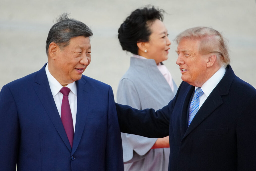 Trump i-ar fi propus lui Xi să cumpere arme americane. Dezvăluirea ambasadorului SUA în China