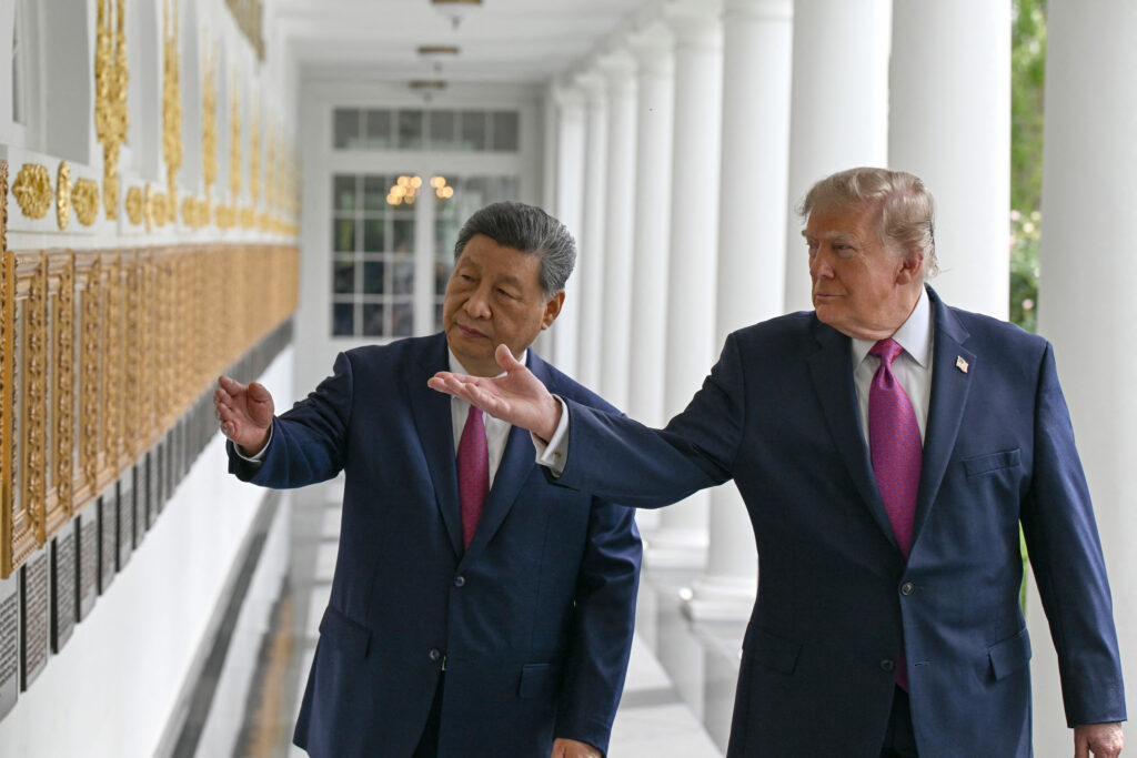 „Un cadou special în onoarea lui Xi”: Donald Trump i-a făcut președintelui chinez un tur pe șantierul viitoarei săli de bal de la Casa Albă
