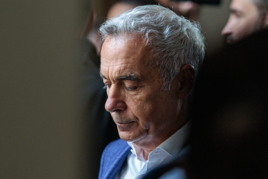Rețelele de socializare, invadate de glume după arestarea lui Călin Georgescu