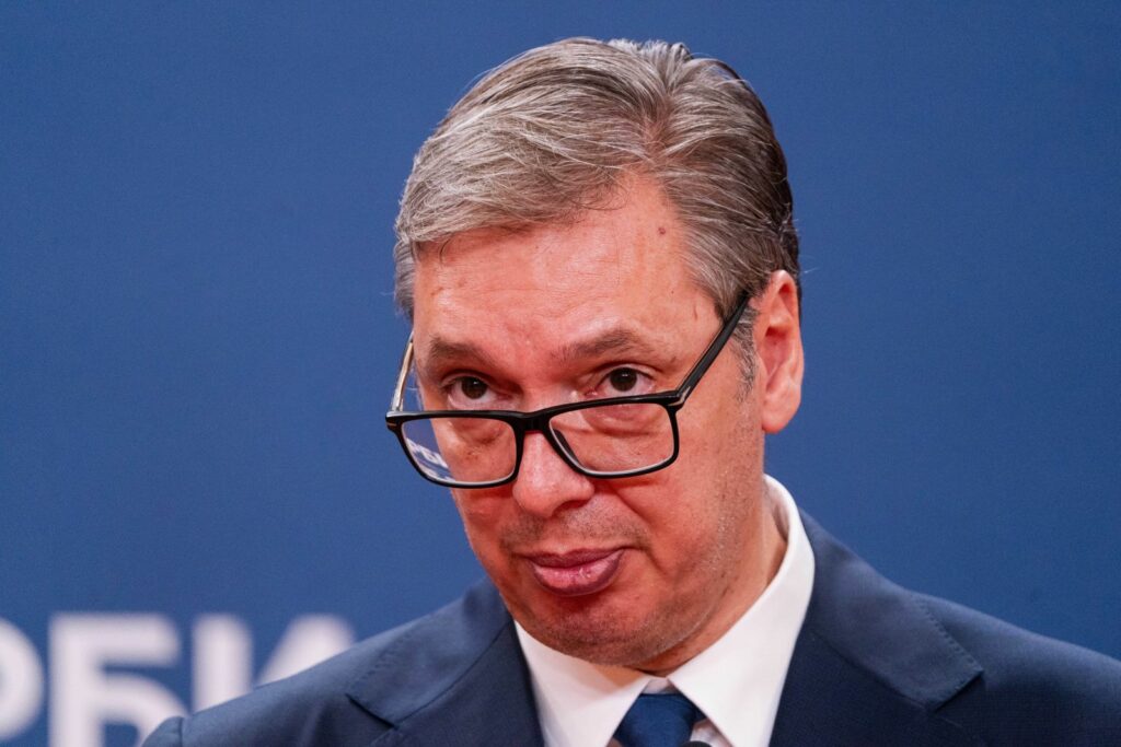 Aleksandar Vučić renunță la președinția Serbiei și intră în bătălia pentru Guvern. Alegeri anticipate pe 25 octombrie