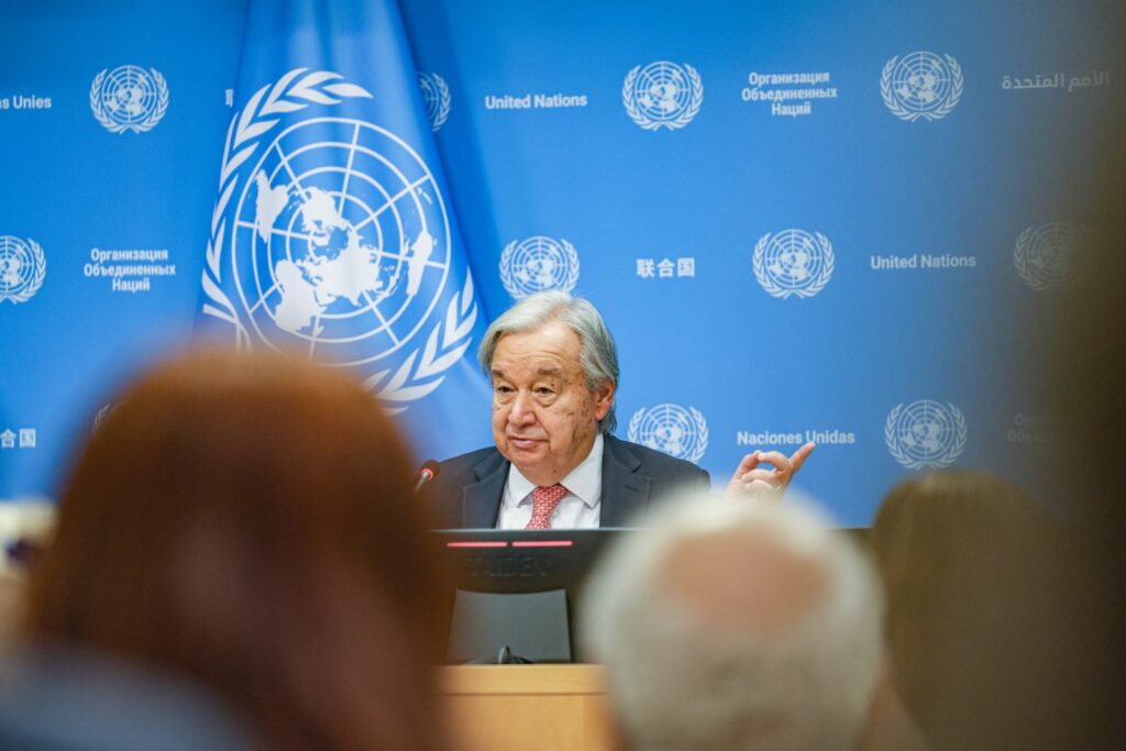 Mesaj dur de la vârful ONU pentru industria petrolieră Guterres cere planuri naționale de renunțare la combustibilii fosili