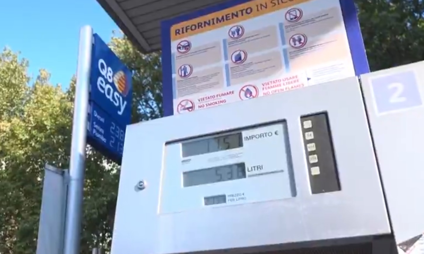Benzina și motorina s-au ieftinit în Italia. De ce Eni, IP și Q8 au plafonat prețurile