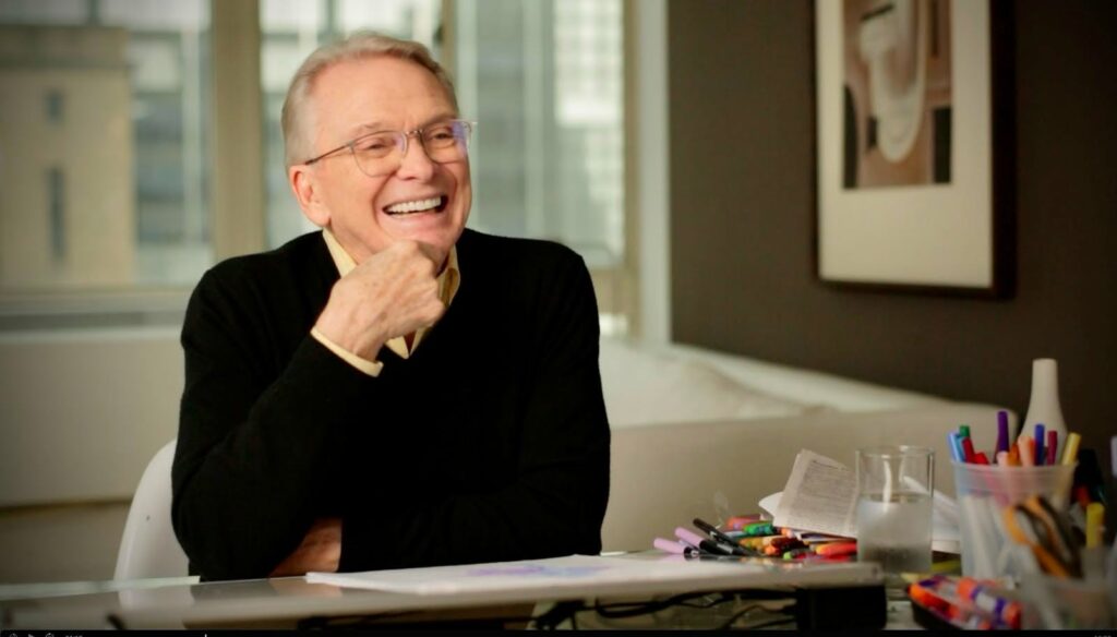 A murit Bob Mackie, creatorul ținutelor extravagante purtate de Cher și alte vedete