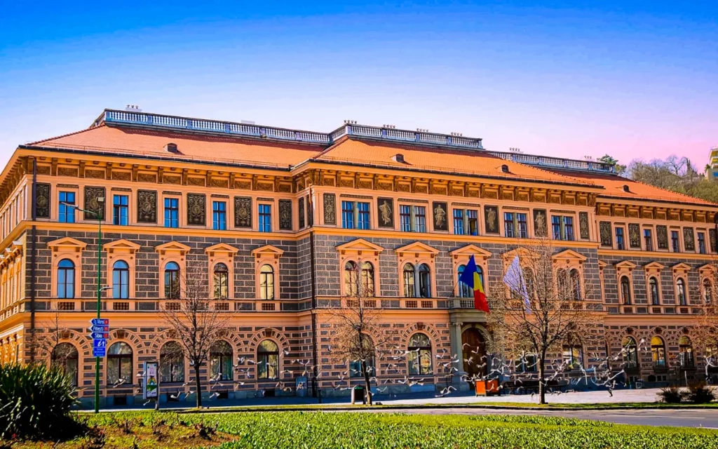 Cazul inedit al unui profesor universitar din Brașov: Unii studenți îl acuză de abuz de putere și hărțuire, alții îi iau apărarea | ANOSR cere sancționarea lui