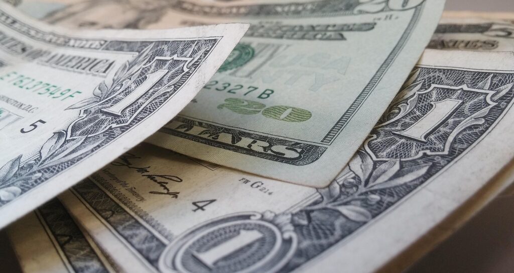 Economia globală intră într-o zonă periculoasă. Războiul alimentează inflația și dobânzile