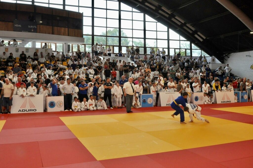 Aproape 800 de tineri judoka din patru țări, prezenți la Turneul Internațional „Motiuashi”