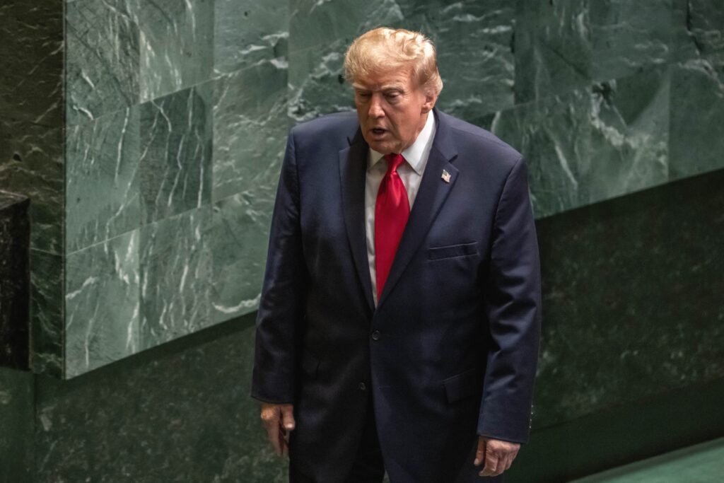 Trump spune că oficiali americani și iranieni au avut o întâlnire de 3 ore după discursul său de la ONU, în care a spus că ar putea „anihila” Republica Islamică