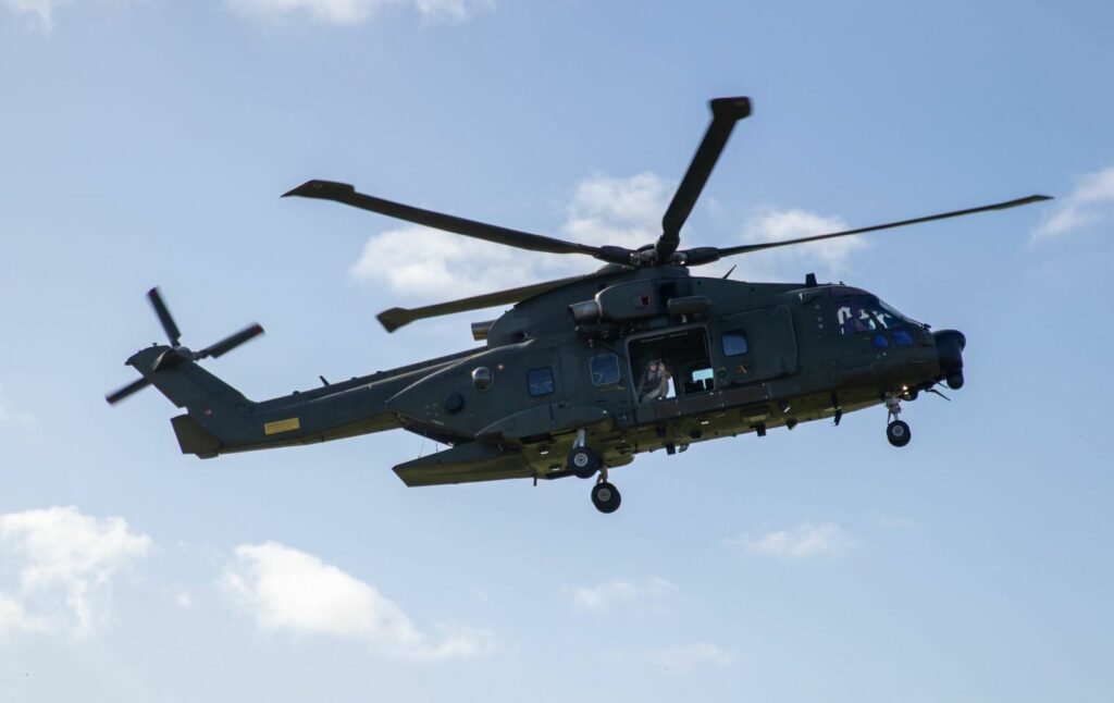 Noi tensiuni între Rusia și un stat NATO. Un elicopter militar danez, vizat de o fregată rusă