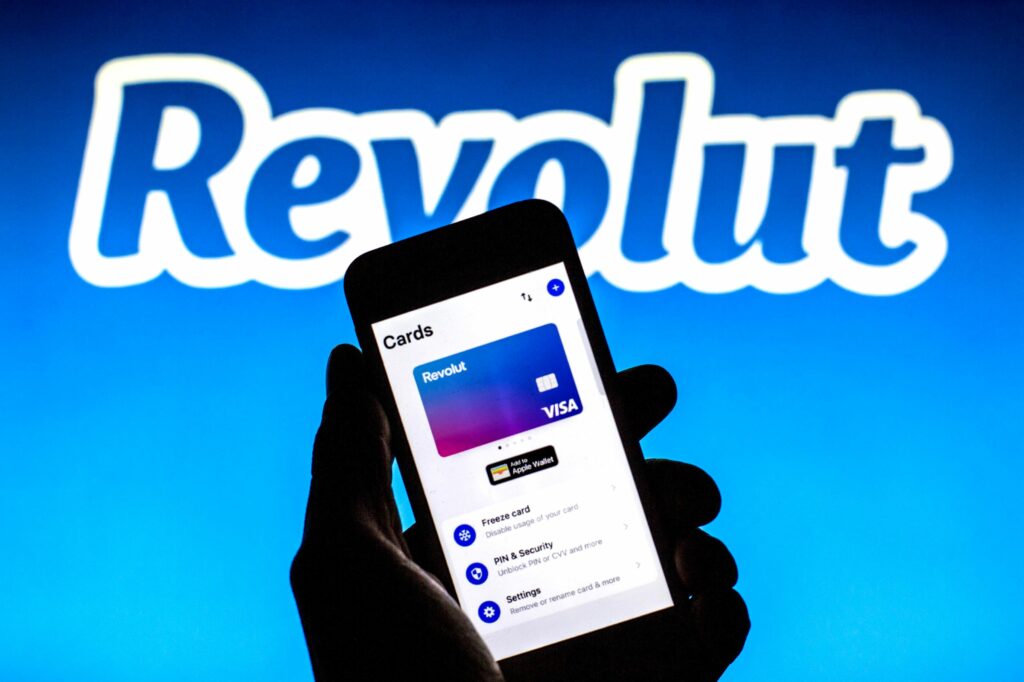 Breșă gravă de securitate la Revolut. A divulgat date sensibile ale clienților, crezând că discută cu o agenție guvernamentală