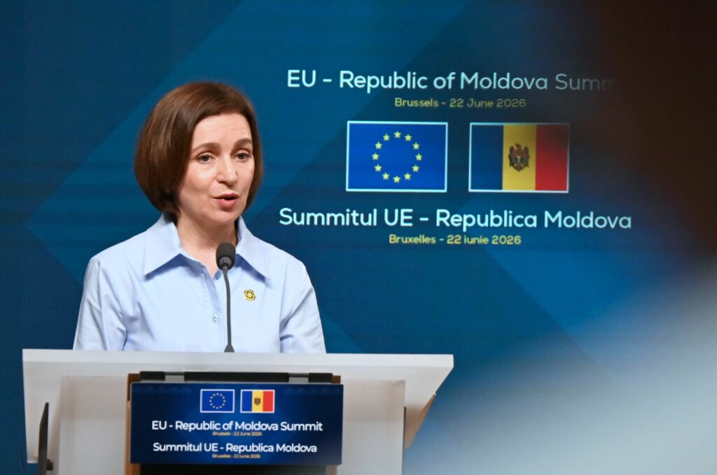 Maia Sandu și Igor Grosu condamnă ultimele incursiuni ale dronelor rusești în Moldova. Două au explodat la sol, iar nordul țării, închis temporar