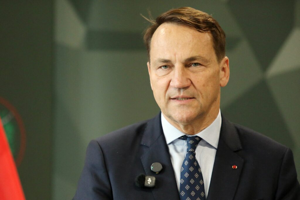 Sikorski: Polonia nu va bloca deschiderea negocierilor pentru aderarea Ucrainei la Uniunea Europeană