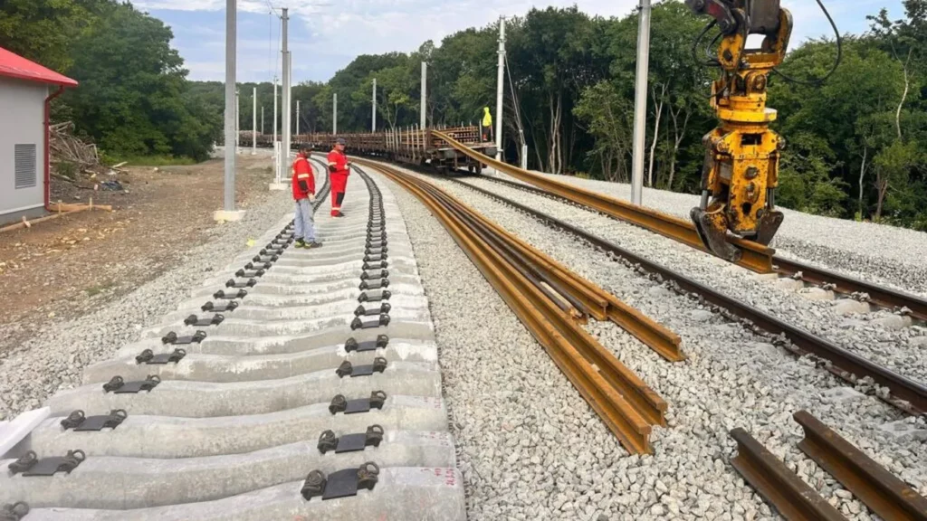 Arcada Company, implicată în proiecte feroviare de peste 12,7 miliarde de lei. Unde lucrează compania pe rețeaua CFR și în ce stadiu sunt șantierele