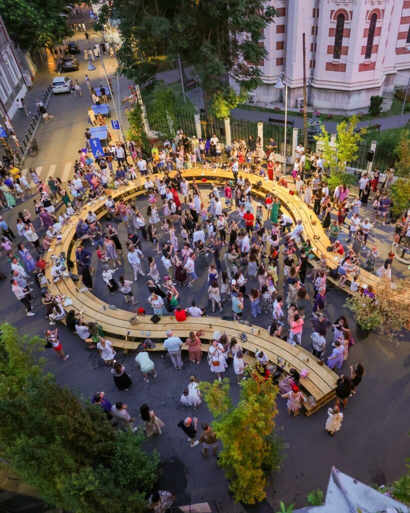 Bucureștiul își sărbătorește cei 567 de ani în stradă. „Masa Nesfârșită” revine în Amzei