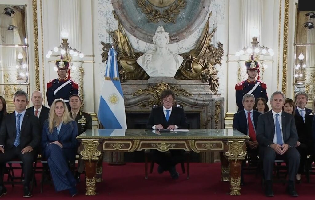 Argentina reaprinde disputa pentru Insulele Falkland: Milei îl invocă pe Trump și amenință proiectul petrolier britanic
